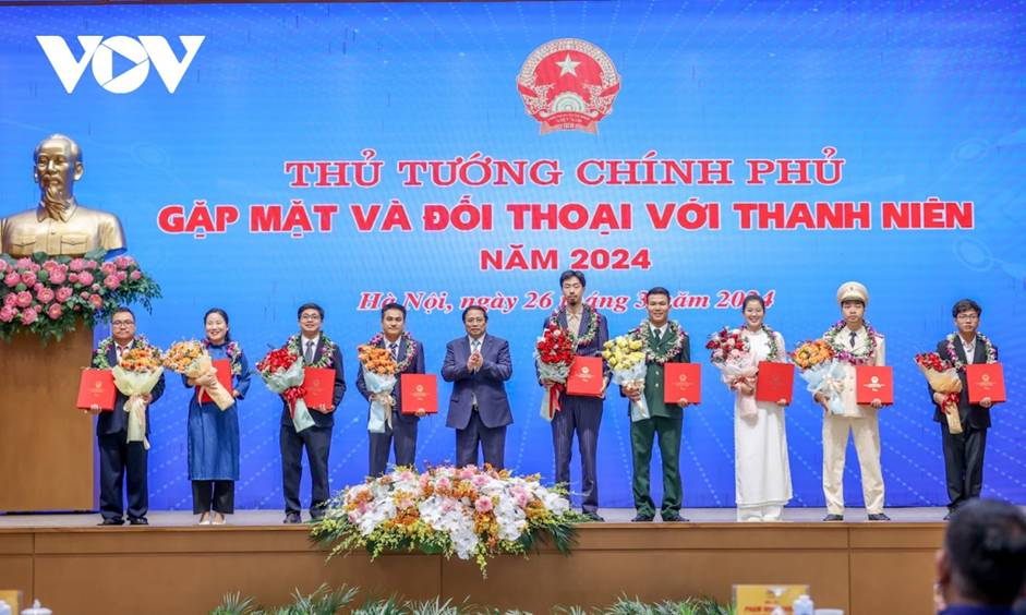 thu tuong tra loi nhieu cau hoi kho cua thanh nien ve chuyen doi so hinh anh 8