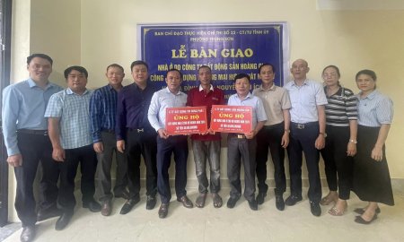   Ủy ban MTTQ phường Trung Sơn trao nhà đại đoàn kết cho gia đình ông Nguyễn Hữu Ích , tổ dân phố Khanh Tiến, phường Trung Sơn