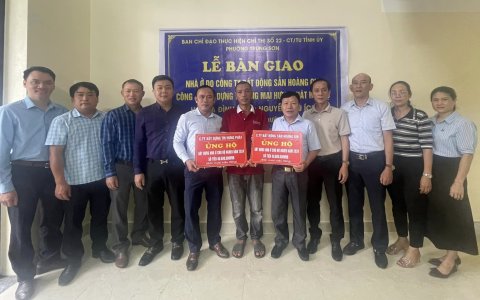   Ủy ban MTTQ phường Trung Sơn trao nhà đại đoàn kết cho gia đình ông Nguyễn Hữu Ích , tổ dân phố Khanh Tiến, phường Trung Sơn